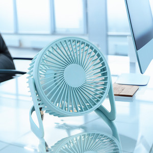 Plactic USB fan