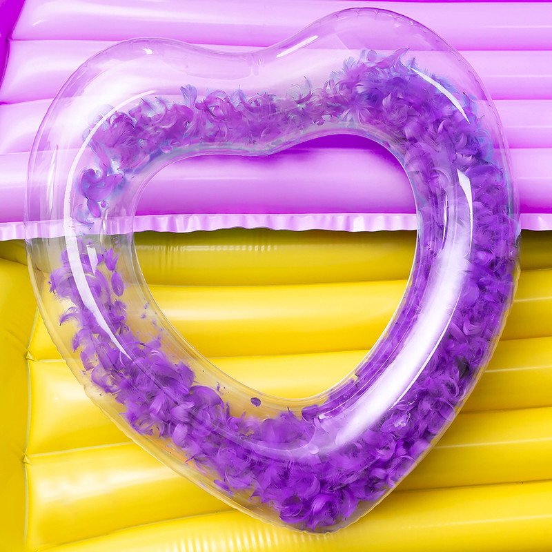 Inflatable ring Heart with feathers, in assortment