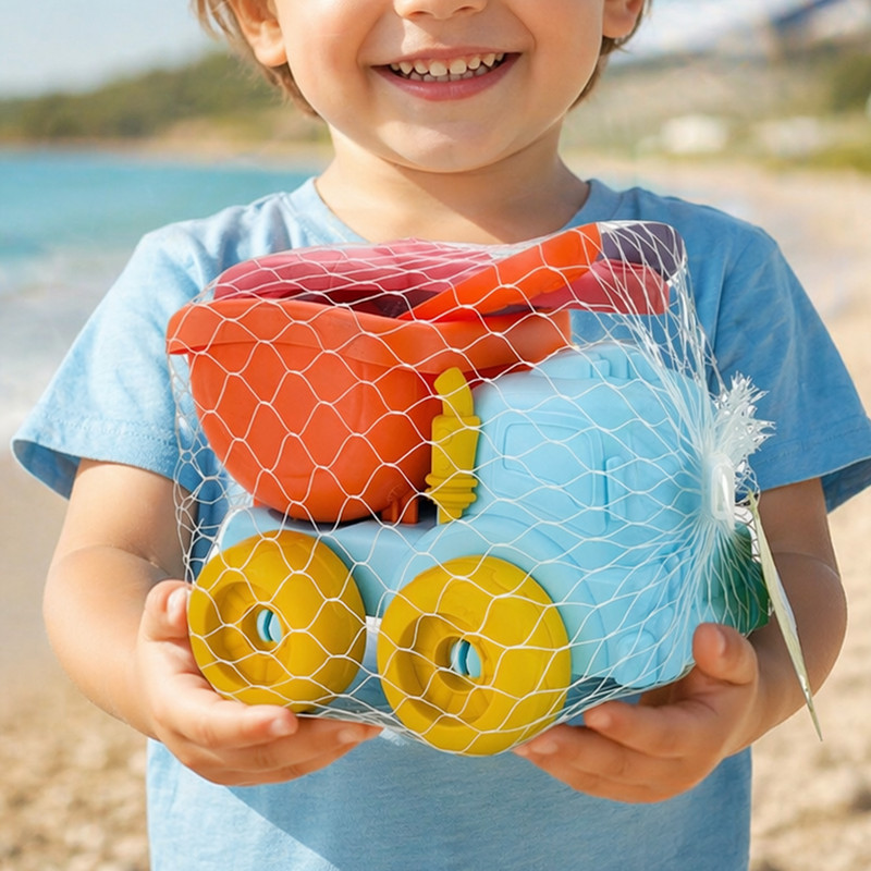 SET OF SAND TOYS, 8 ITEMS