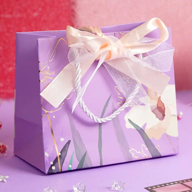 Gift bag, 15 × 13 × 8 cm, in assortment